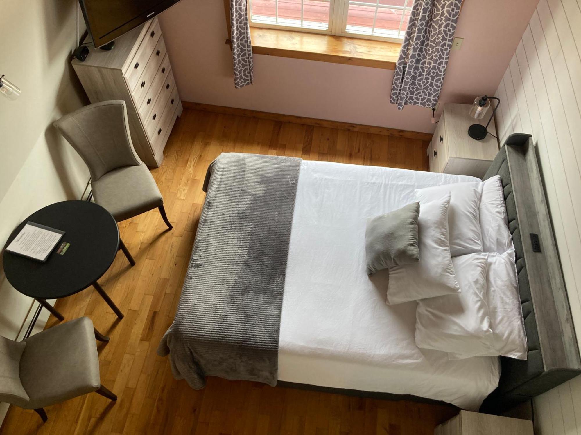 A Country Home Inn The City ชาร์ลอตต์ทาวน์ ภายนอก รูปภาพ