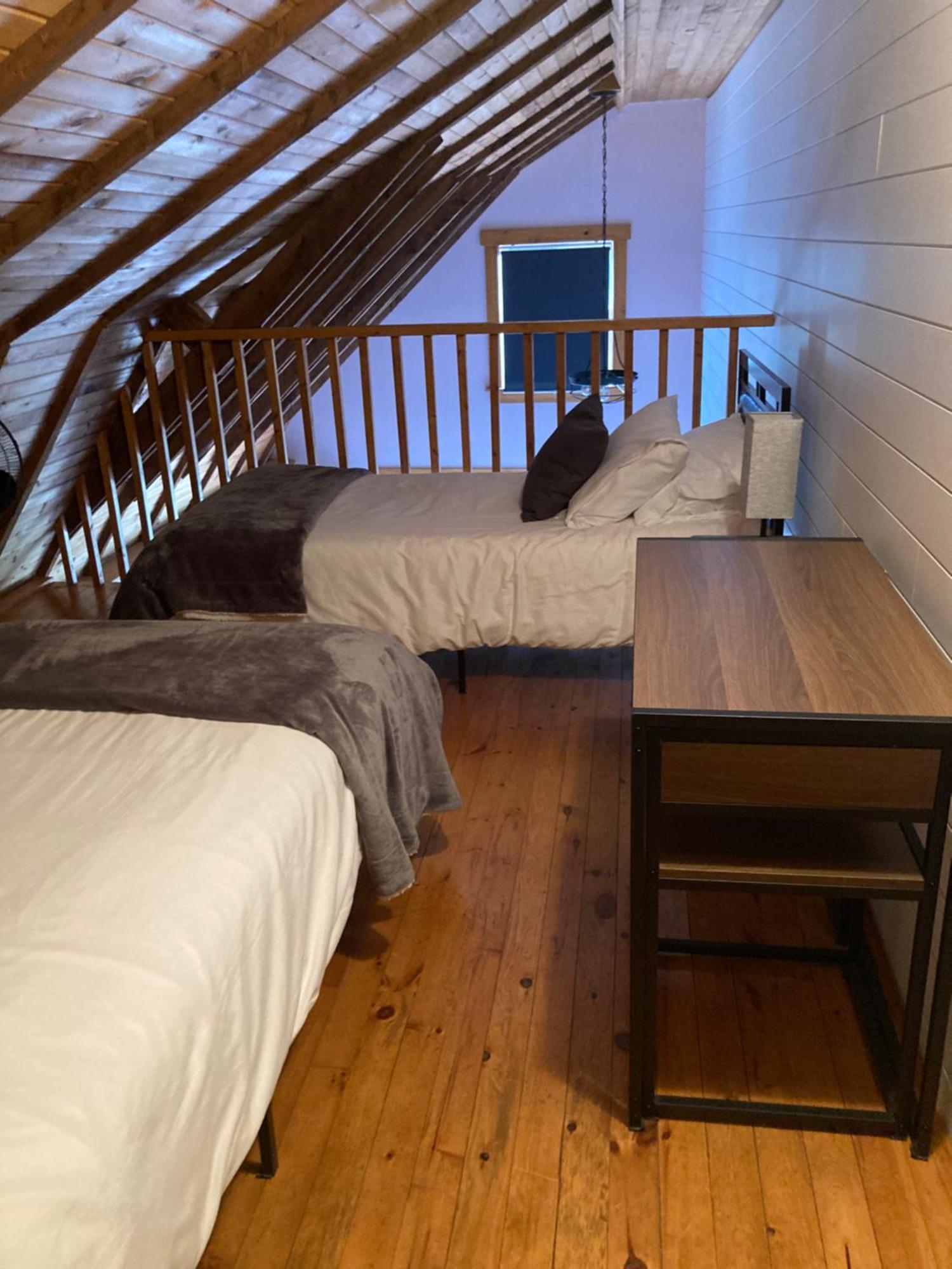 A Country Home Inn The City ชาร์ลอตต์ทาวน์ ภายนอก รูปภาพ